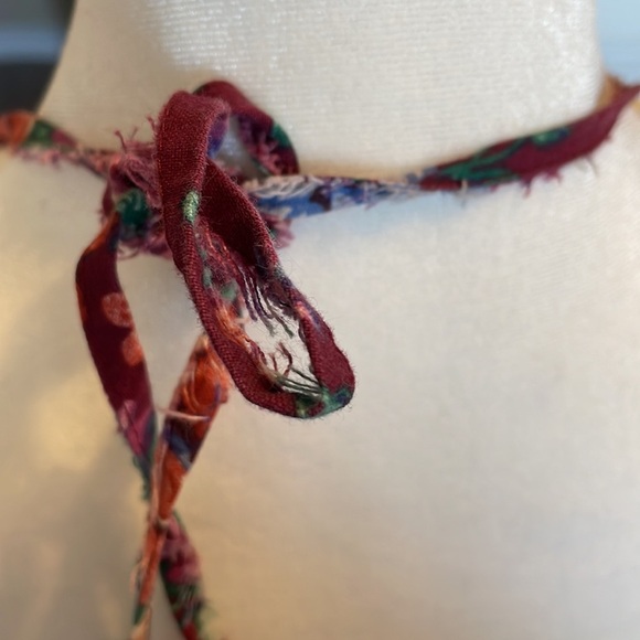 Vintage 80’s multi colored floral print halter neck dress w/sweetheart neckline - Picture 11 of 14